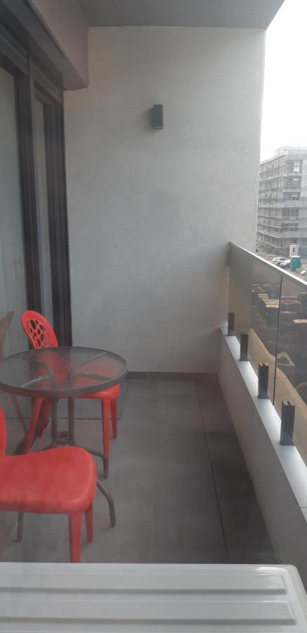 Aqua West Apartment Free Parking- Self Check-In Орадя Экстерьер фото