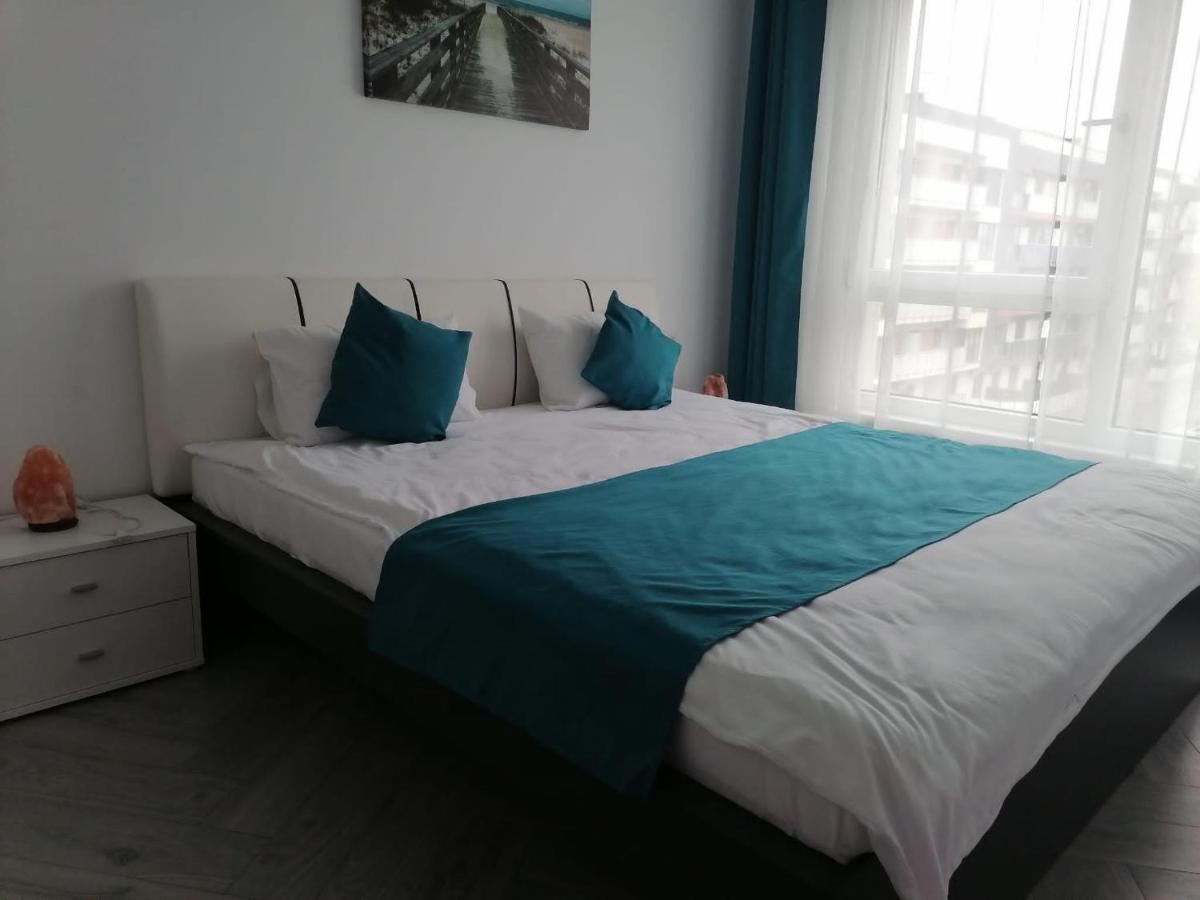 Aqua West Apartment Free Parking- Self Check-In Орадя Экстерьер фото